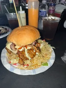 Signature Burgers,Venezuelan,Venezuelan food delicacies handcrafted by Big tatos express grill Doral expert chefs.