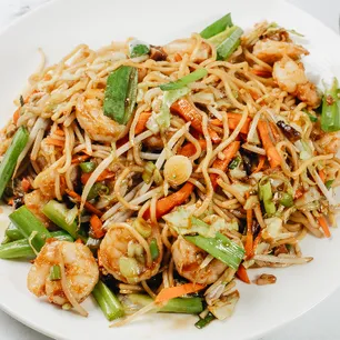 Best Asian,Chinese flavors in Phoenix - Available via Happy Wok online ordering.