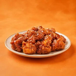 Close-up of popular Thai favorites for Saint Paul takeaway and online orders.