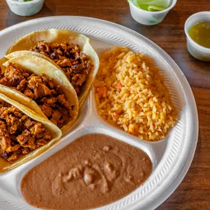 Tacusa Tacos N Pupusas Fort Worth Gallery Image 10 - Interior and Food