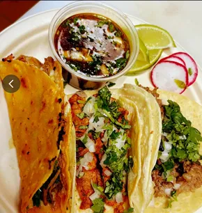 Taqueria los compadres - Demo Gallery Image 1 - Interior and Food