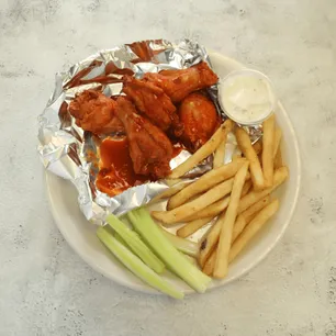 Jimmy’s Hot Chicken Gallery Image 1 - Interior and Food