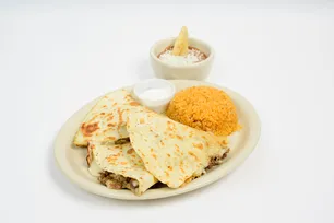 Taco Master Grill Gallery Image 2 - Interior and Food