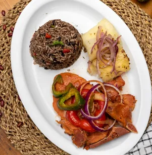 Las Carnitas Pompano Beach Gallery Image 10 - Interior and Food