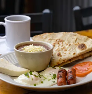 Las Carnitas Pompano Beach Gallery Image 9 - Interior and Food