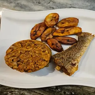 African Jollof Kitchen Gallery Image 2 - Interior and Food