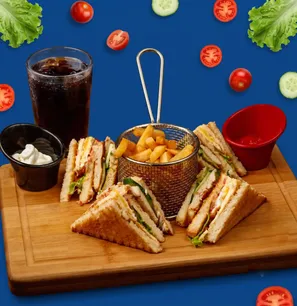 Captain la Gallery Image 1 - Interior and Food