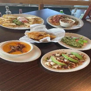 Chips and Salsa Tex-Mex by Oliver Gallery Image 3 - Interior and Food