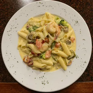 Roma Italian Restaurant Gallery Image 2 - Interior and Food