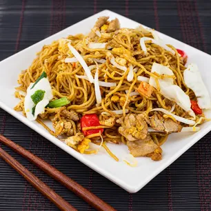 Rhaan Thai Cuisine Gallery Image 4 - Interior and Food
