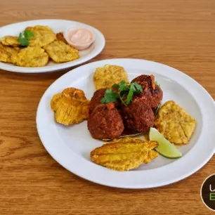 Williams Spanish Restaurant Gallery Image 6 - Interior and Food