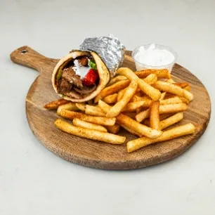 Arabella grill & wings Gallery Image 4 - Interior and Food