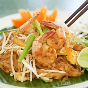 Thai Terrace - Demo Gallery Image 3 - Interior and Food