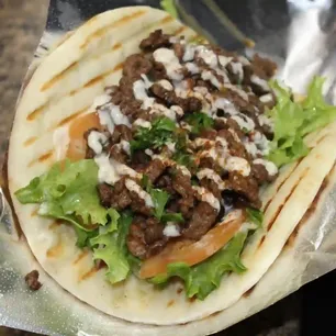 Gyros Xpress - Arlington Gallery Image 5 - Interior and Food
