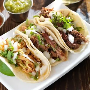 El Jefes Taco Truck LLC Gallery Image 5 - Interior and Food
