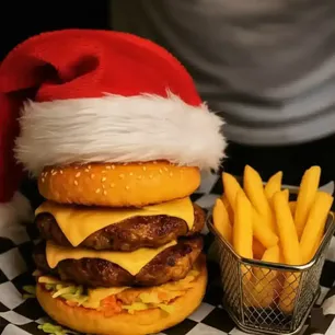 MVP Burgers Miami Gallery Image 6 - Interior and Food