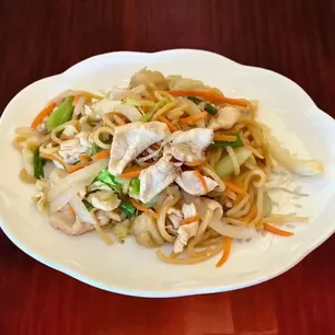Golden Thai Cuisine Gallery Image 2 - Interior and Food