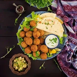 Eat & Go Mediterranean Cuisine - Demo Gallery Image 5 - Interior and Food
