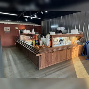 Big Tony's BBQ Kitchen Gallery Image 3 - Interior and Food