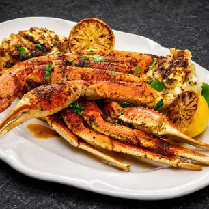 El Gordo Seafood - Demo Gallery Image 2 - Interior and Food