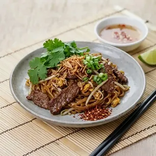 I Luv Pho Noddle Soup and Grills Gallery Image 6 - Interior and Food