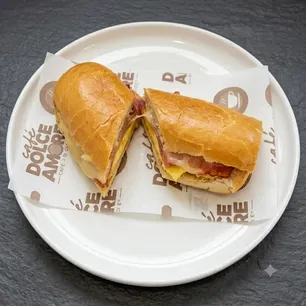 Cafe Dolce Amore Gallery Image 4 - Interior and Food