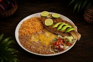 Pueblo Viejo Fort Pierce Gallery Image 5 - Interior and Food