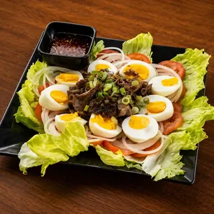 Kong's Kitchen Gallery Image 1 - Interior and Food