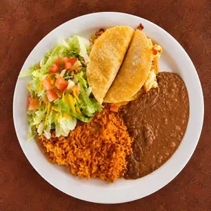 Holy Frijoles Gallery Image 3 - Interior and Food