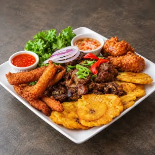 Le Bon Gout Caribbean restaurant - E Gateway Blvd Gallery Image 4 - Interior and Food