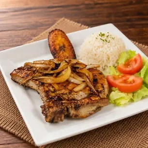 Sajori Puerto Rican Cuisine Gallery Image 2 - Interior and Food