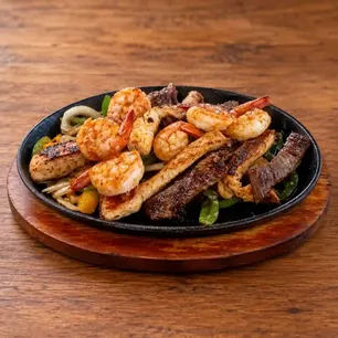Tacos Los Chanos Gallery Image 6 - Interior and Food
