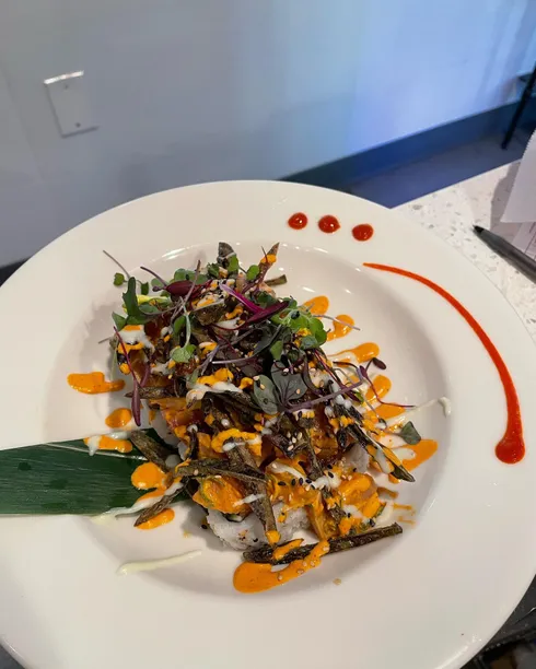 Fresh Japanese,Sushi specialties - Order Japanese,Sushi online from Hi 5 Sushi.
