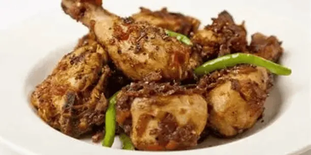 Signature African delicacies handcrafted by Oviq African Market and Foods expert chefs.