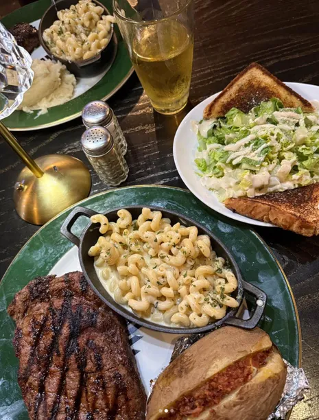 Authentic American,Burgers,Steak,Wings dishes from the top-rated HH Supply Co. Restaurant and Bar kitchen in Glen Rose.