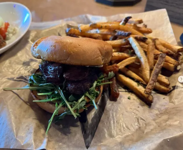 HH Supply Co. Restaurant and Bar online American,Burgers,Steak,Wings menu - Variety of authentic dishes in Glen Rose.