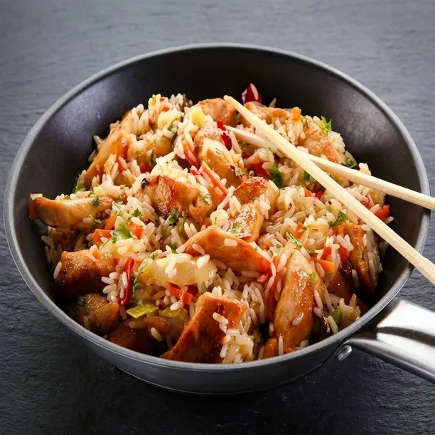 Inside the House of Lo kitchen - Freshly prepared Chinese for online ordering.
