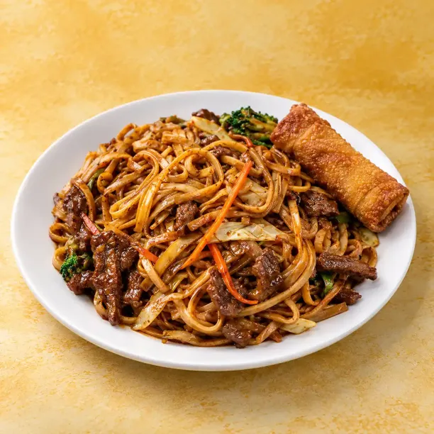 Close-up of popular Chinese favorites for Dallas takeaway and online orders.