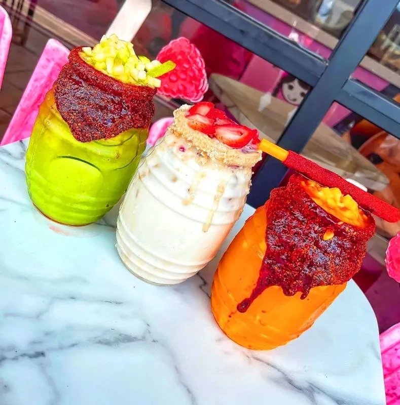 Licuados, Raspados, & Reposteria