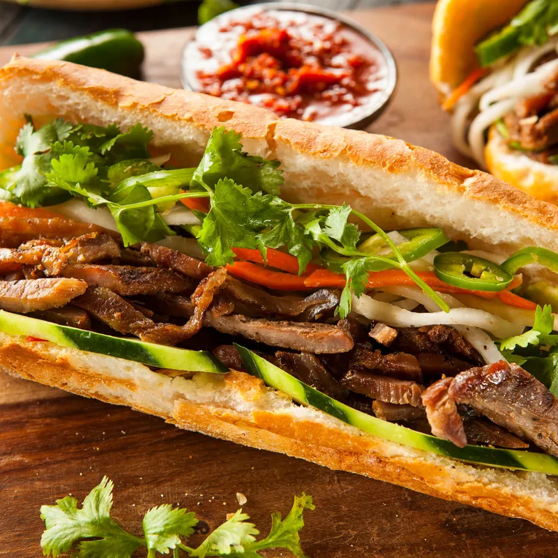 BANH MI (SANDWICH)