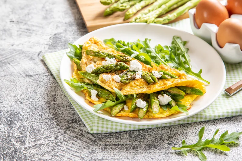 Omelettes, Eggs Benedict & French Toast