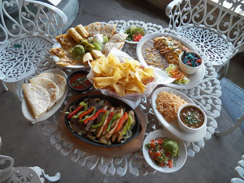 Family Meals & Combination Platters