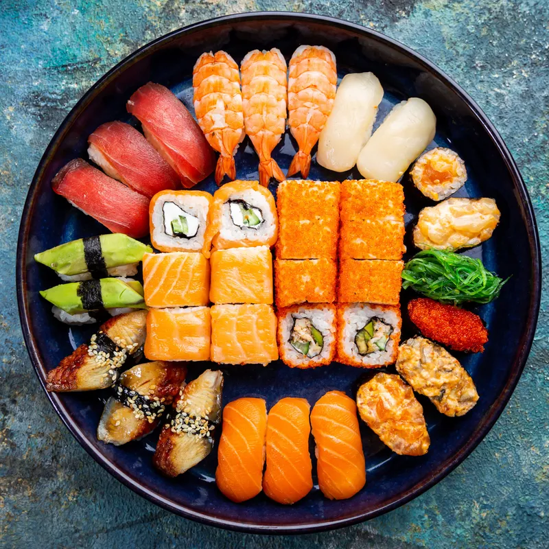 Sushi & Rolls