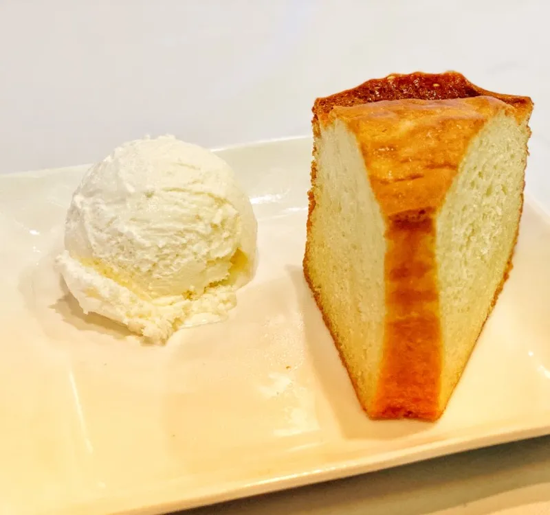 Vanilla Pound Cake With Vanilla Ice Cream