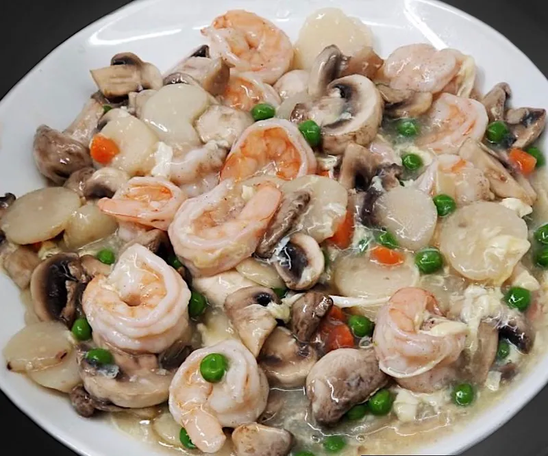 G12. Shrimp With Lobster Sauce