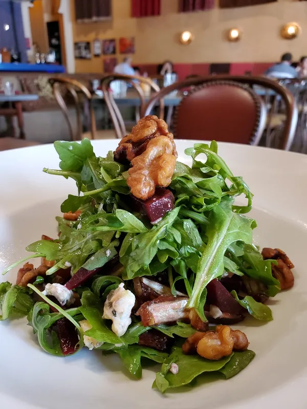 Jarjeer and Date Salad