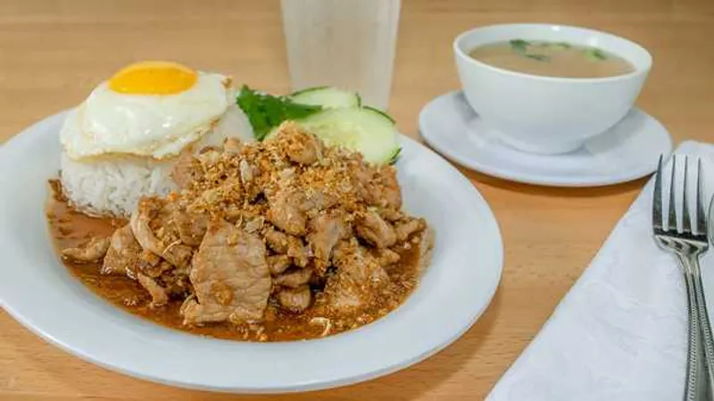 O5. Khao Moo Kratiem