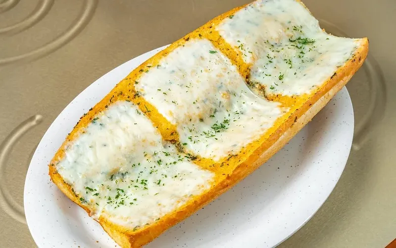 Garlic Cheese Bread