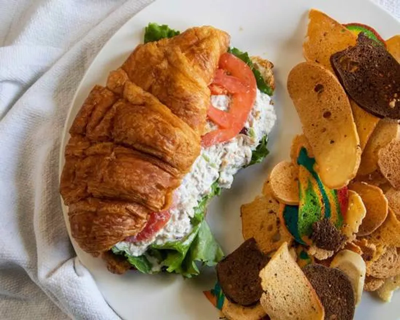 Homemade Tuna Lettuce & Tomato