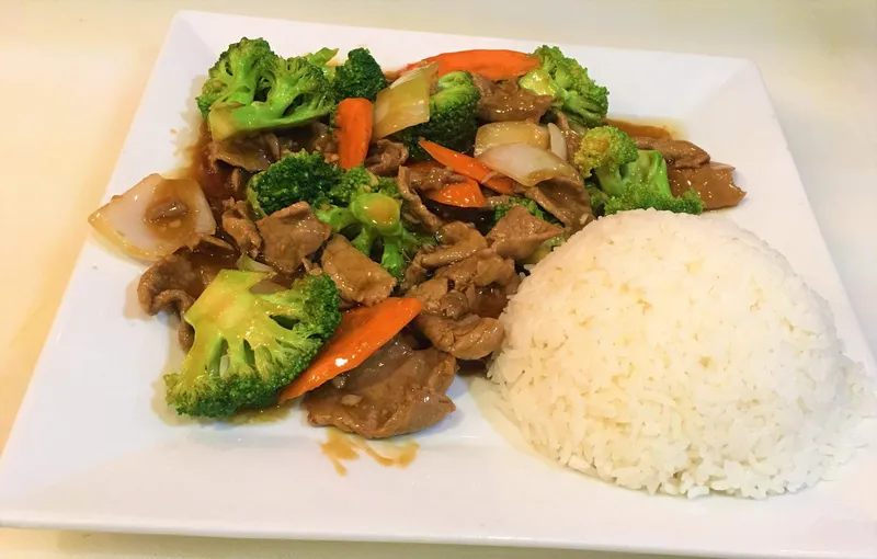 X7. Broccoli Beef Rice Bowl